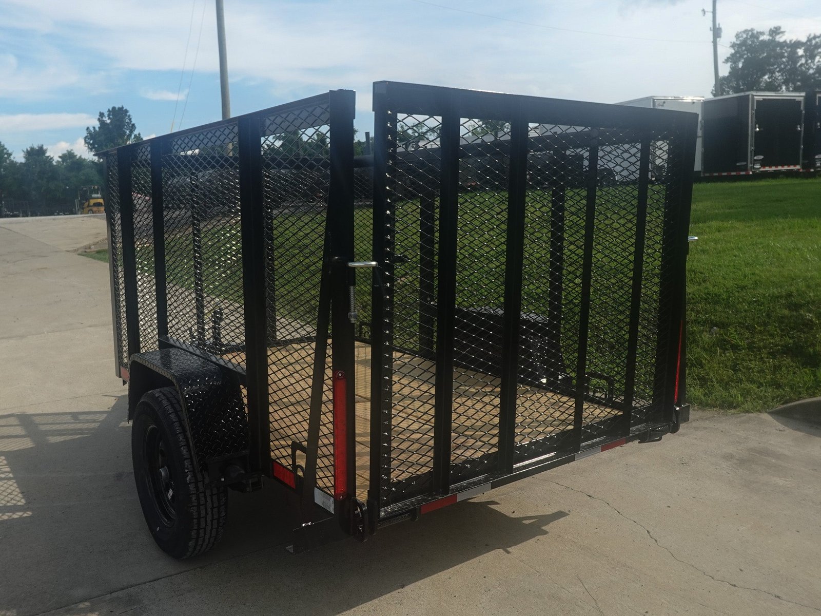 5x8 Straight Deck Utility Trailer with 4ft Mesh Side 3500lb Axle - Image 5