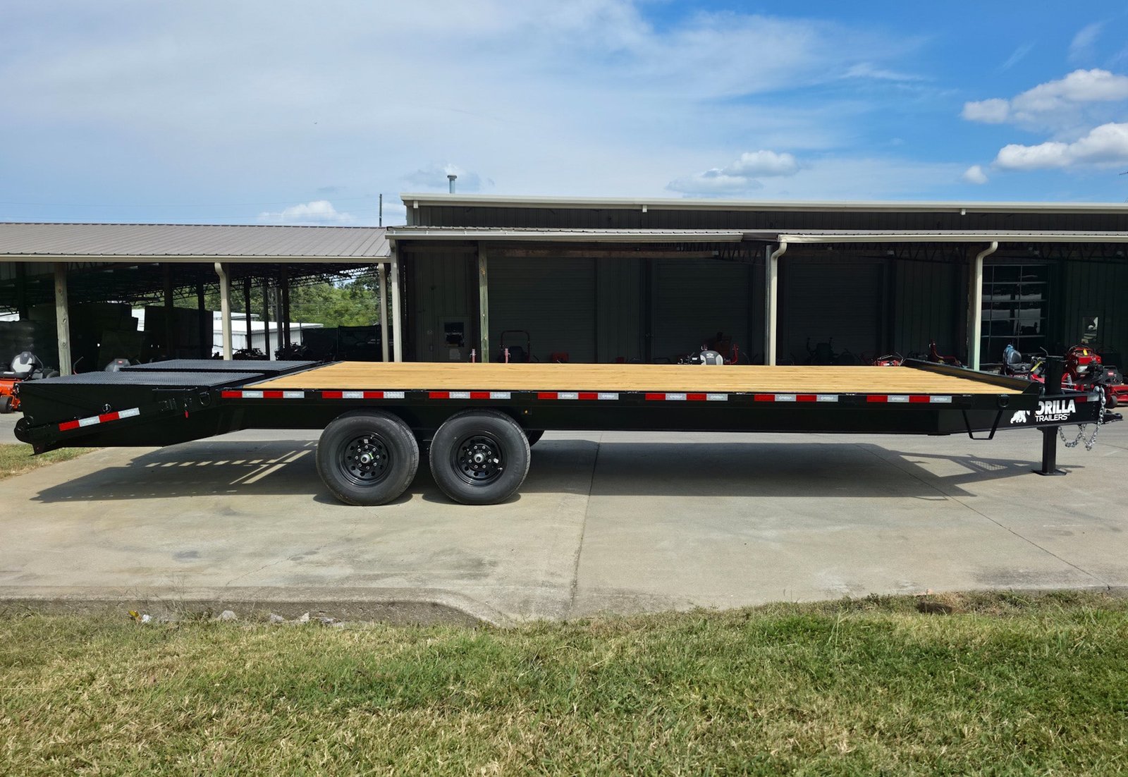 8.5x25 IBeam Deckover Trailer DoveTail (2) 7K Axles King Kong Ramps 14k GVWR - Image 4