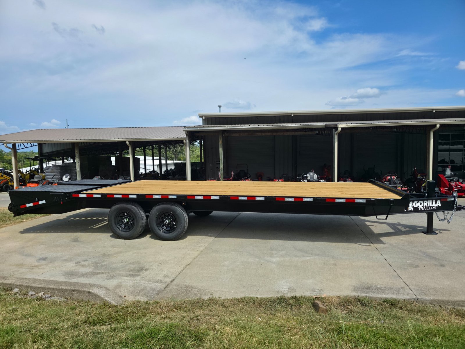 8.5x25 IBeam Deckover Trailer DoveTail (2) 7K Axles King Kong Ramps 14k GVWR - Image 5